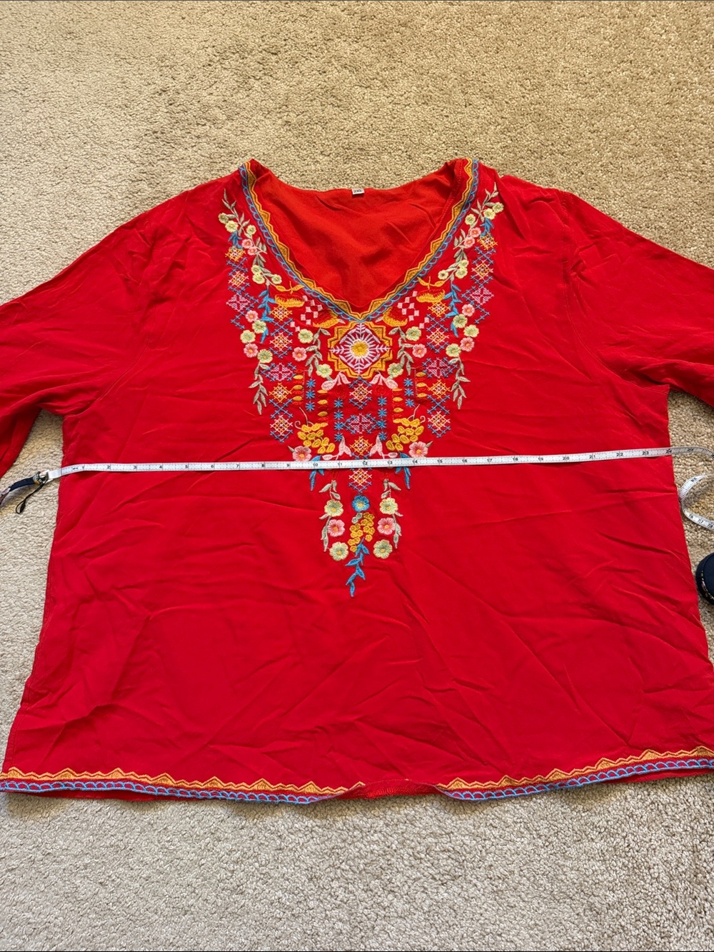 Amazon Red Embroidered V-Neck Women’s Top Size 2XL - Picture 5 of 8